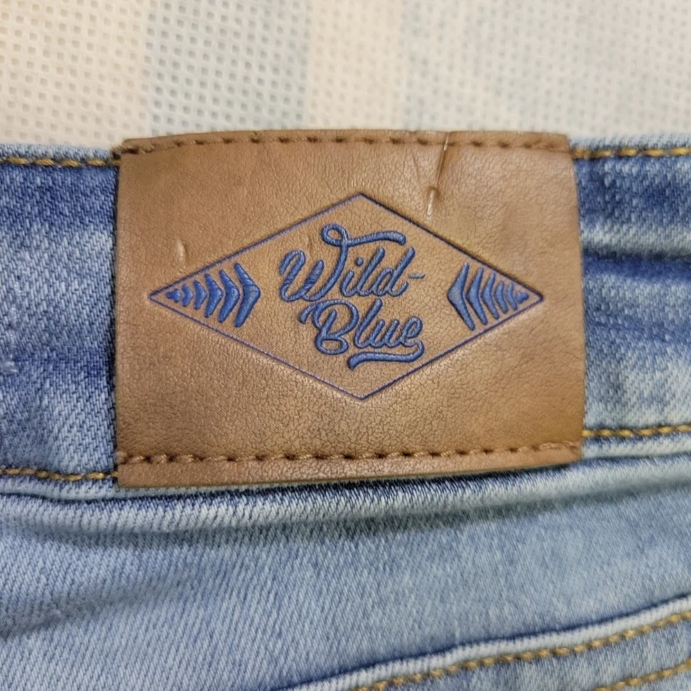 Wild Blue Womens Skinny Jean Shorts by‎ Sadie Robertson Size 7